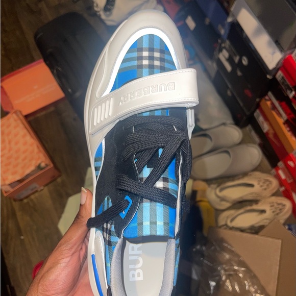 Burberry Ramsey Sneakers - UK45 US12 . Still like new I only wore them once. - Picture 4 of 7